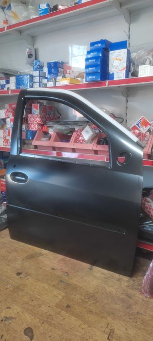 Дверь передний правый на Ларгус