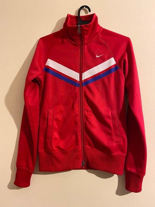 Nike оригинална нова спортна дамска  горница