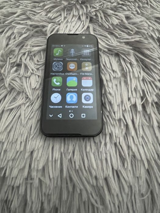 Мини смартфон с всички фунгции