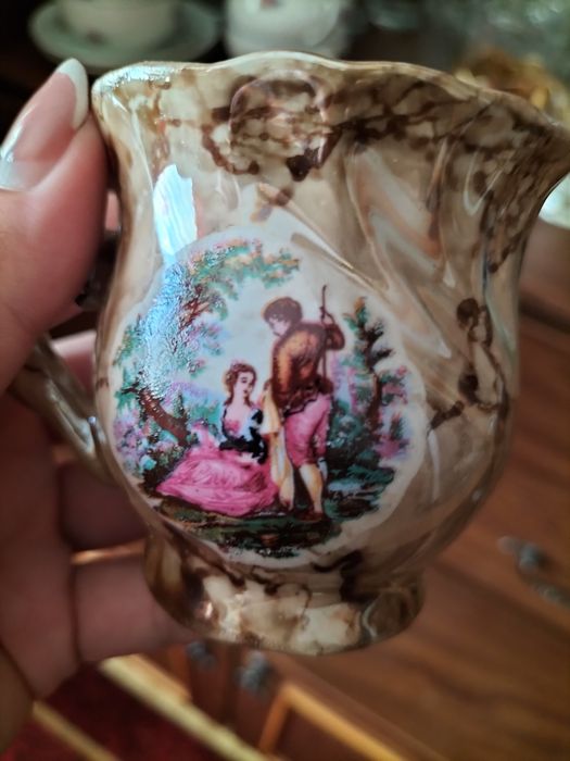 Продам сервиз фарфор Мадонна