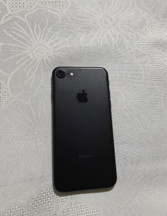 Ipone 7  srochna sotiladi