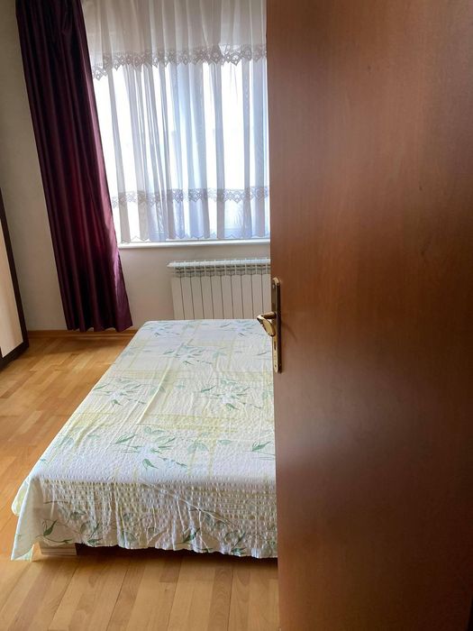 Тристаен апартамент в ж.к. Хладилника.