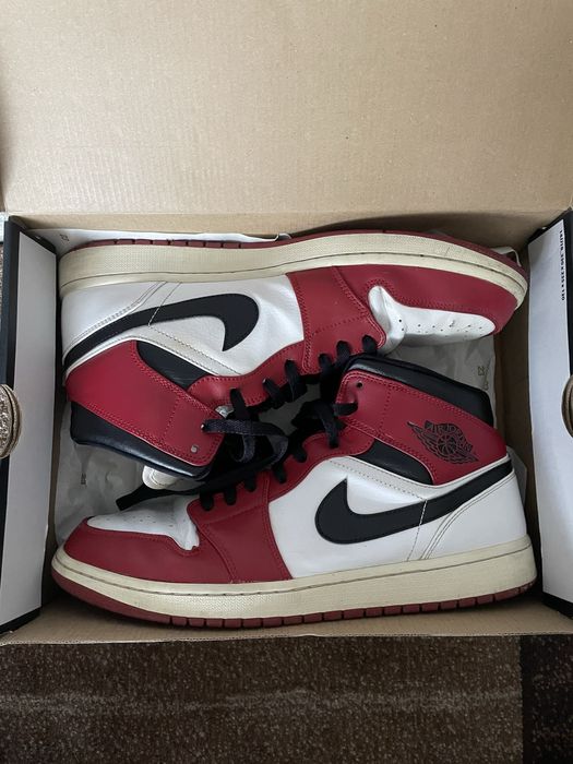 Jordan 1 chicago mid