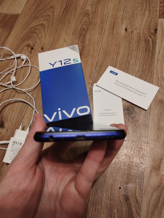 Телефон vivo продам