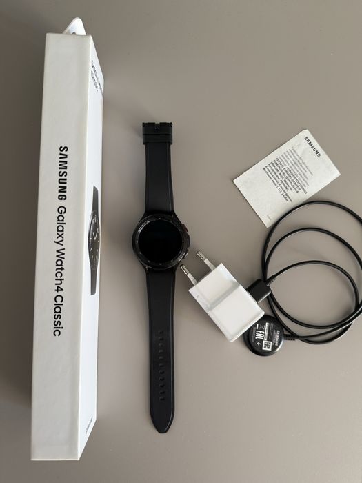 Смарт часы galaxy watch 4 classic.