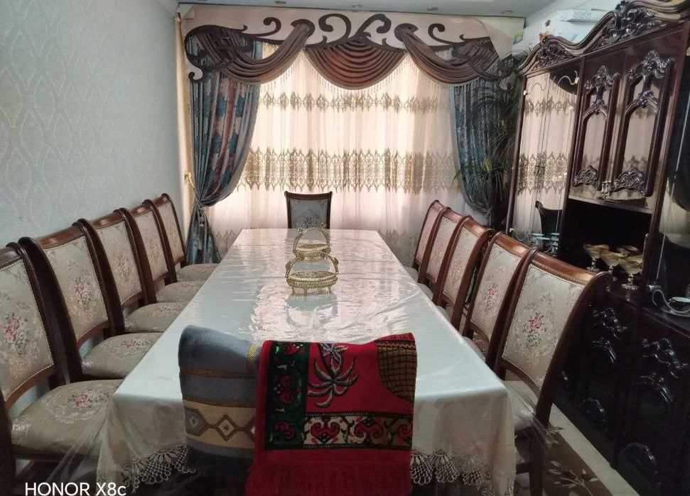 Продаётся дом в Чиланзаре 19 кв 63дом 4/4/4  этаж 4 комната