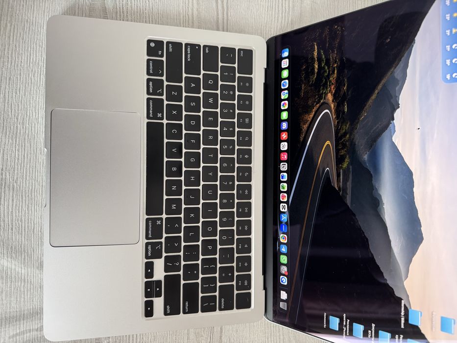 MacBook Air M2 13.6 / 8GB / 512GB SSD / Silver
