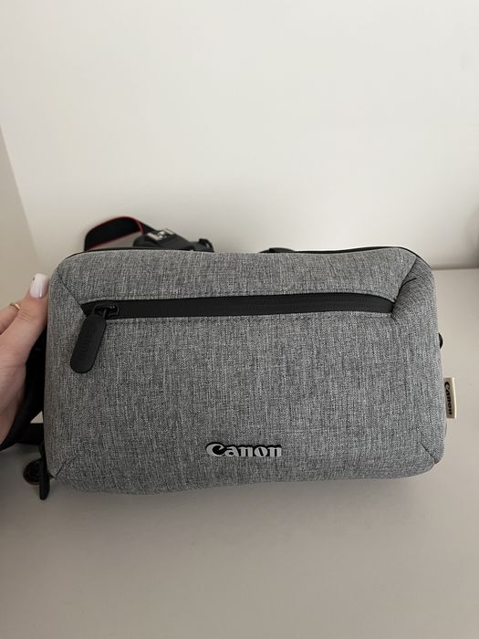 Canon EOS R100 + 2 обектива и чанта