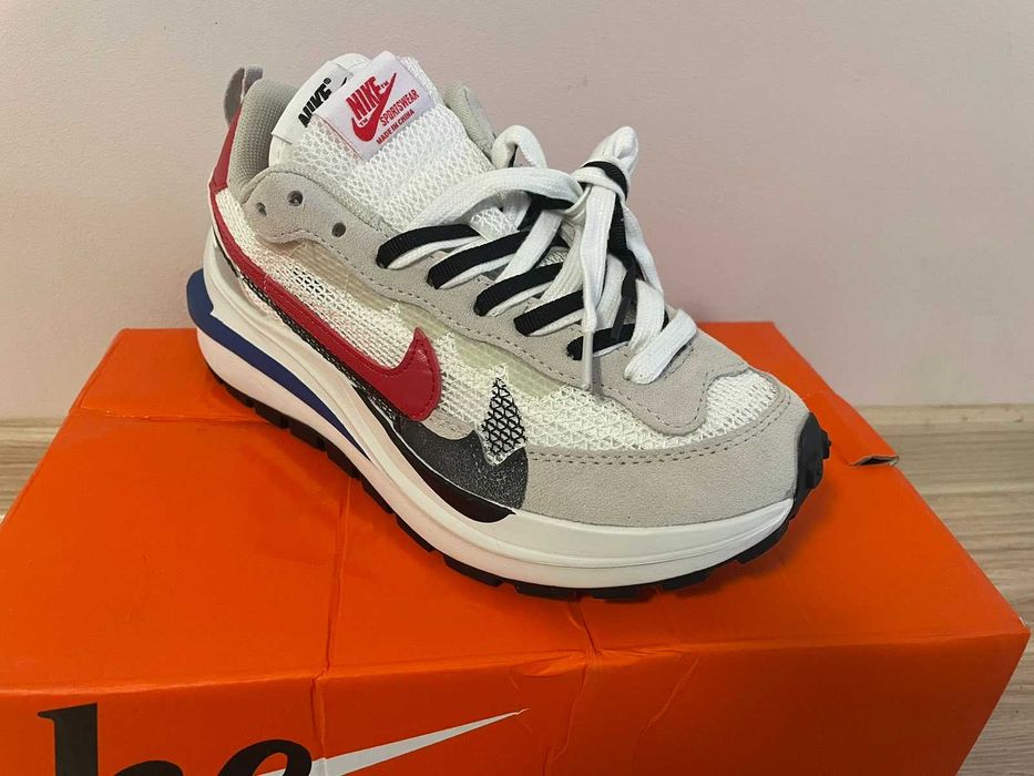 Нови дамски маратонки с кутия Nike VaporWaffle x sacai размер 38