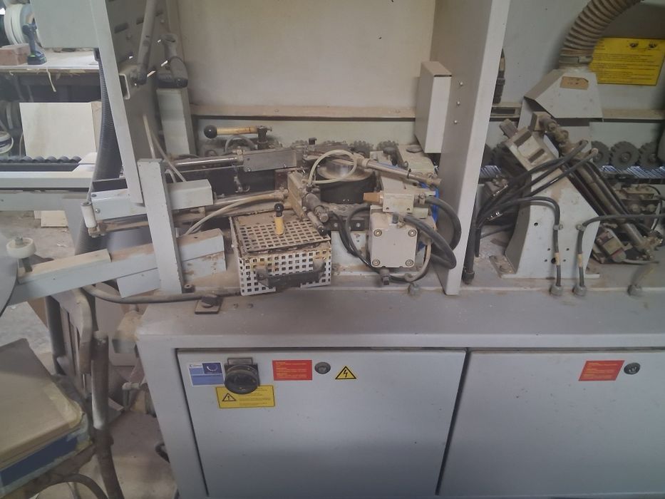 Продавам кантираща машина брнд кдн340