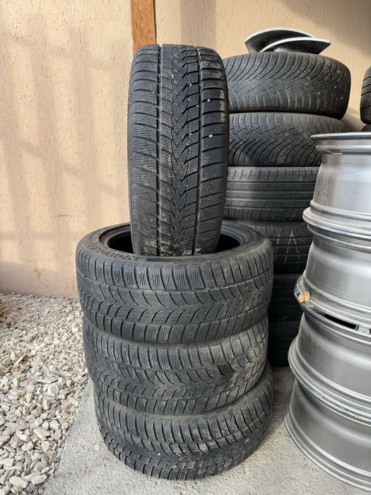 Зимни гуми 16* 215/45R16