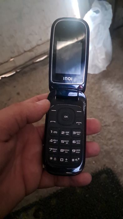 Продам телефон  2 сим картный телефон