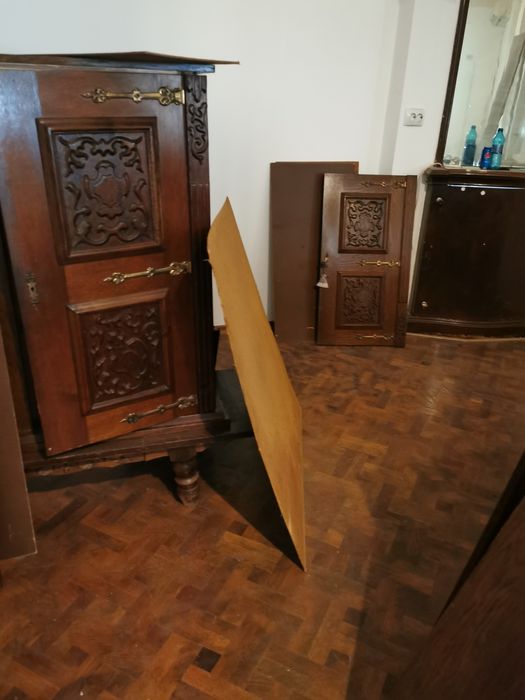 Corp mobilier bine întreținut complet