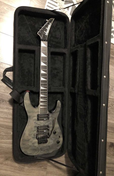 Jackson JS32Q DKA Transparent Black + case spuma (optional)
