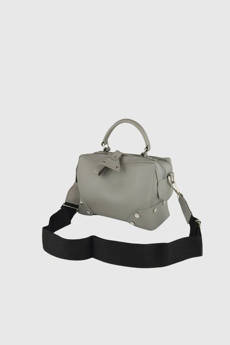 НОВО! ЛИКВИДАЦИЯ! Дамска чанта с подсилено дъно