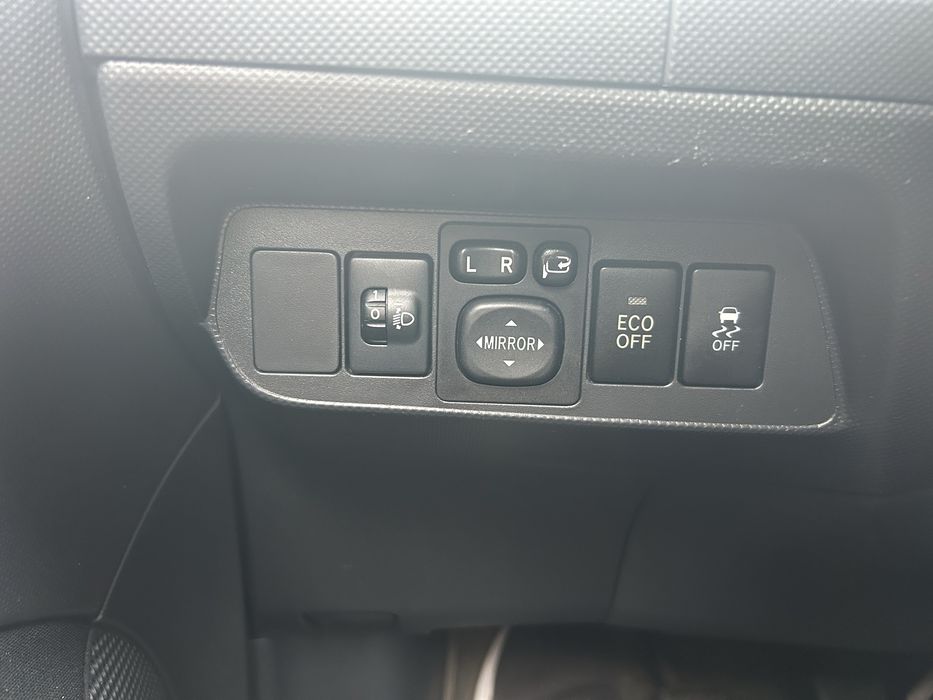 Toyota Auris,2010,1.3 benzina,cutie manuala,clima 2 zone,geamuri elect