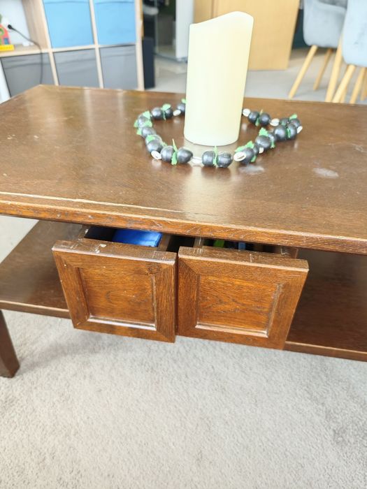 Холна маса от масивно дърво