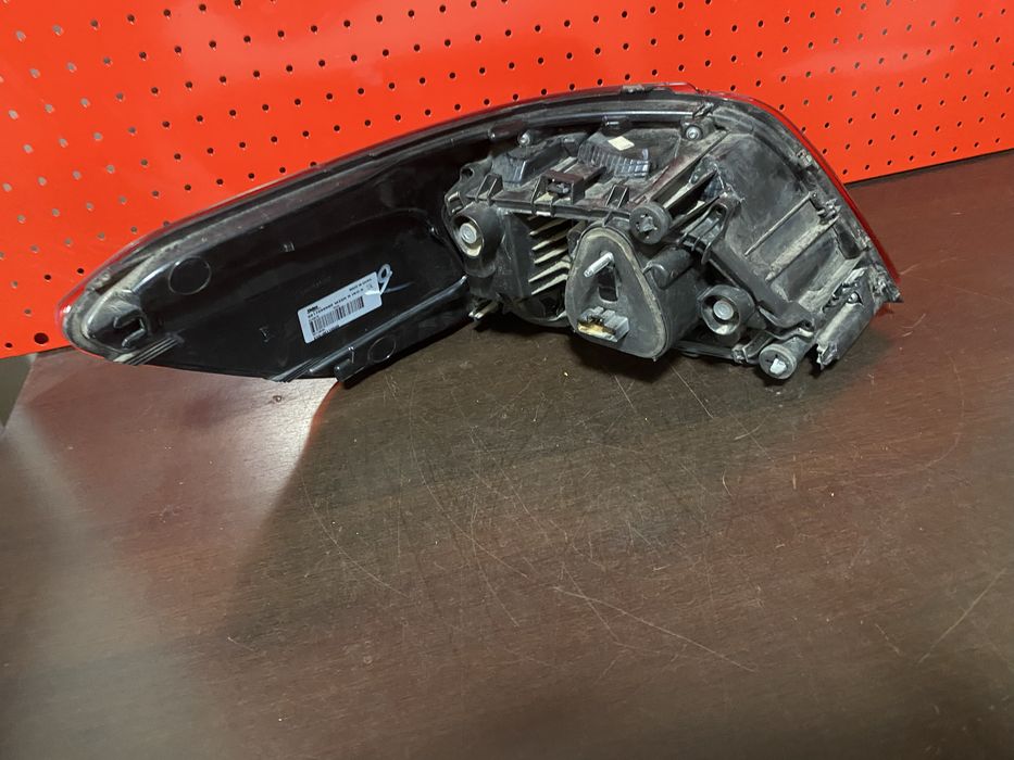 Stop dreapta Peugeot 301 an 2012-2017 cu defect