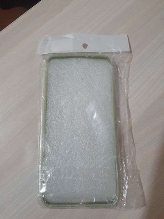 Продам чехол самсунг S21