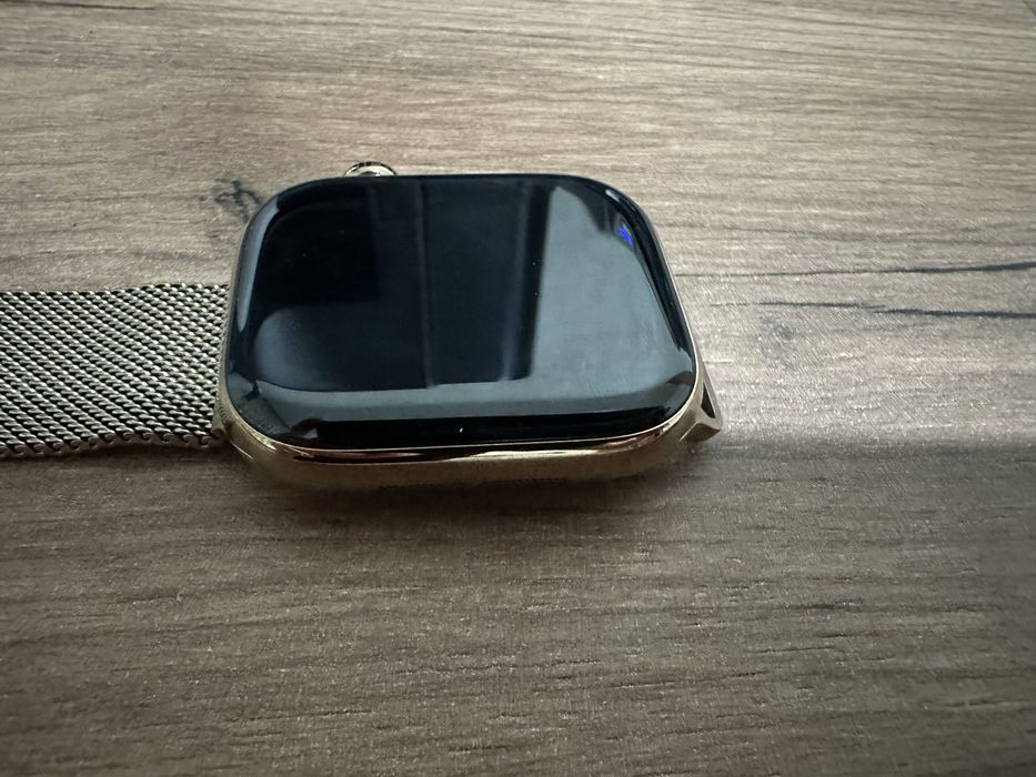 Продам apple watch 10  золотистый