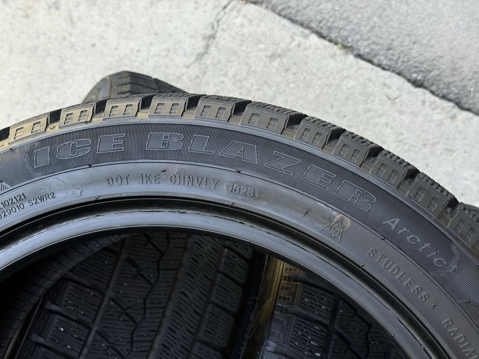 215|50 R17. Sailun Ice Blazer.