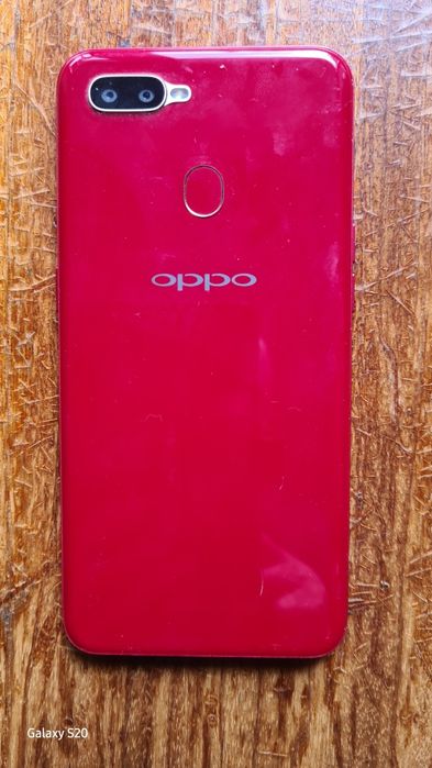Продам отличный телефон Oppo a5s