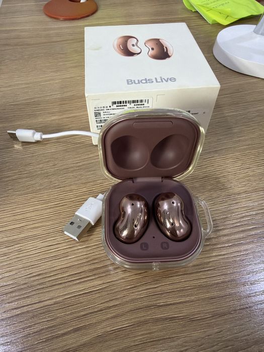 Наушники Galaxy Buds Live