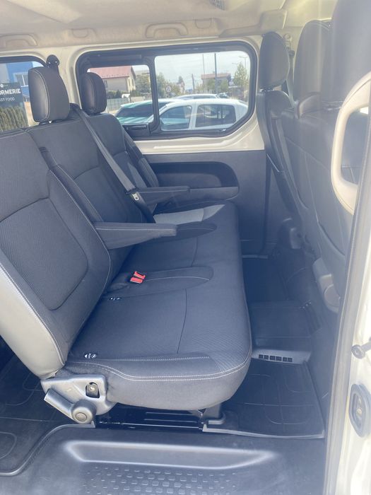 Inchiriere auto microbuz 8+1 si  7+1 ,20,locuri Rent a Van/19+1 locuri