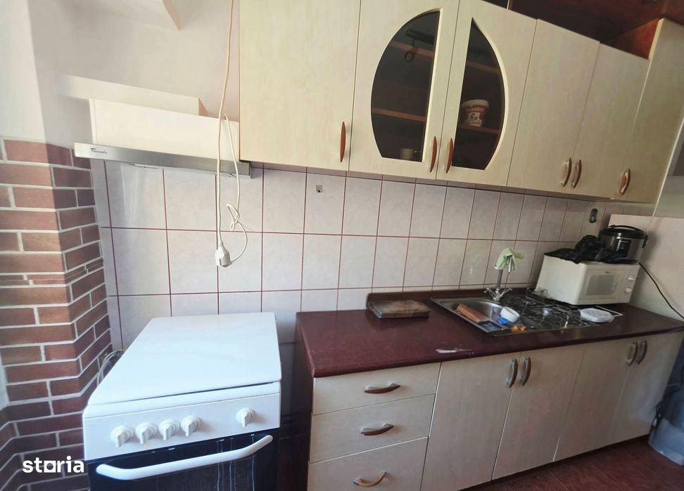 Inchiriez 2 camere Racadau pet friendly cu parcare