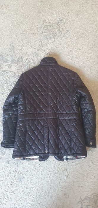 Продам ветровку.