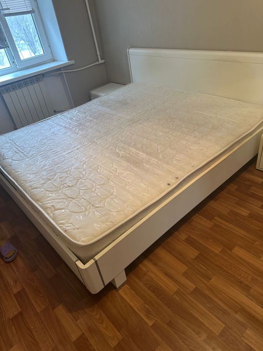 Продам спальный гарнитур