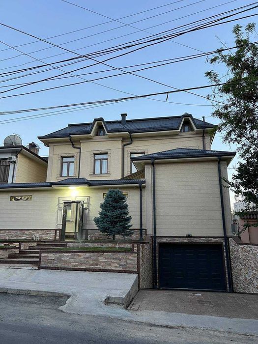 R1 Сдаётся Участок на Яккасарайском р-не, ор-р Гостиница Россия!