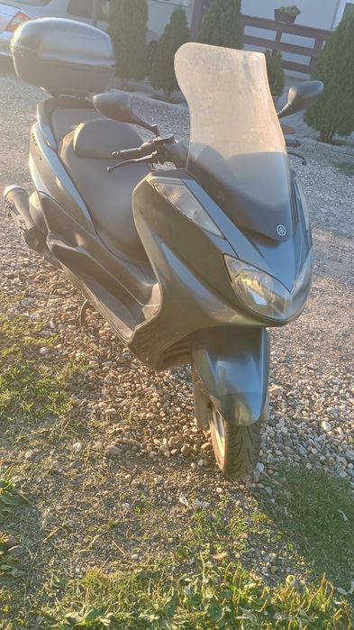 Vând Yamaha majesty 400