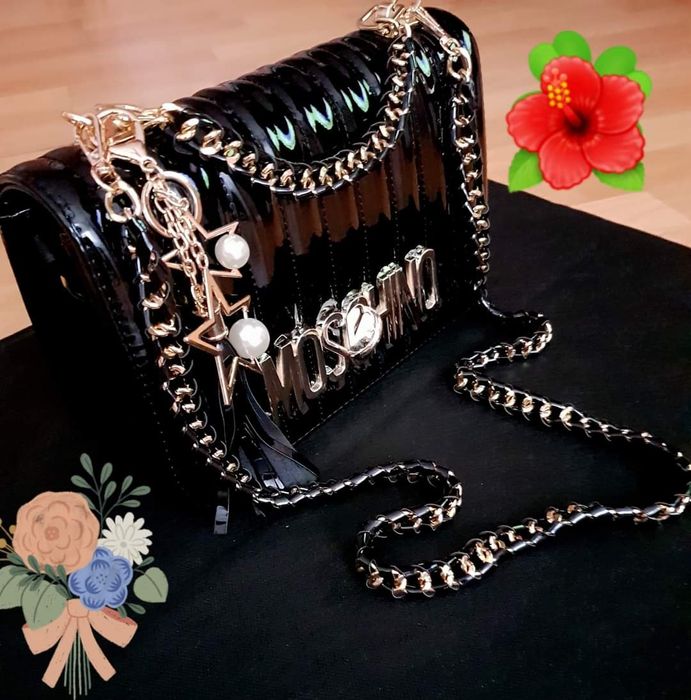 Geanta Moschino super model import Italia, logo metalic auriu