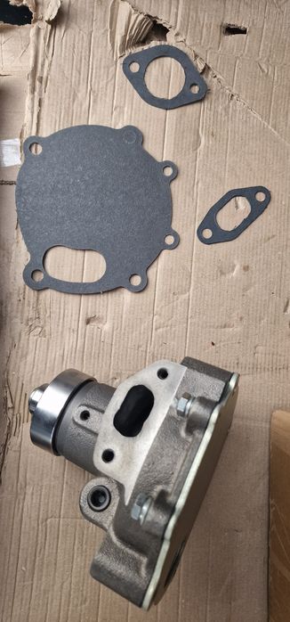 Pompa apa tractor fiat 250 și fiat 300 preț 550 lei se poate trimite p