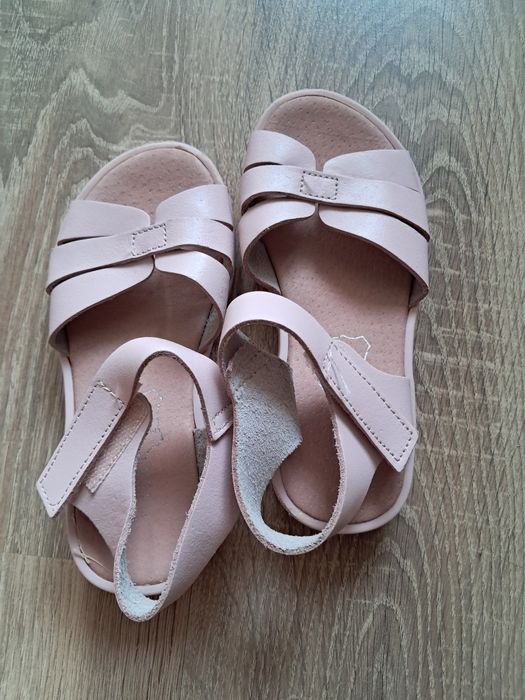 Детски кожени сандали