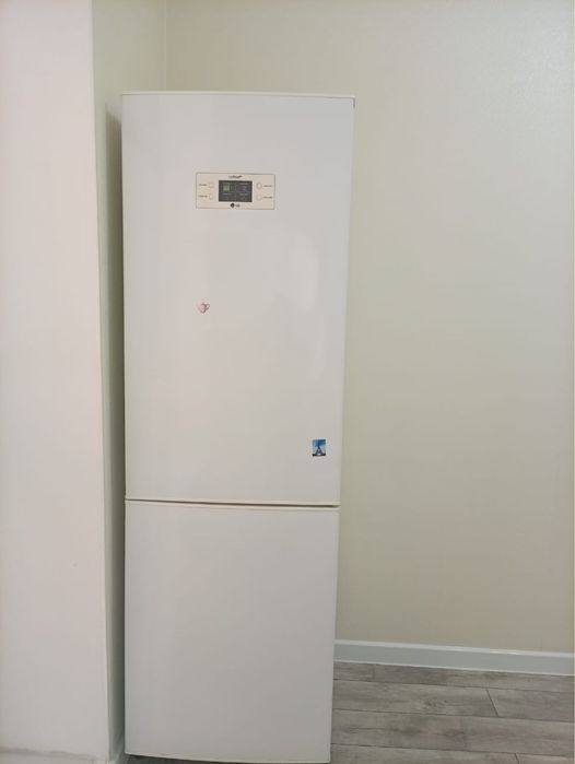 Срочно продается холодильник LG