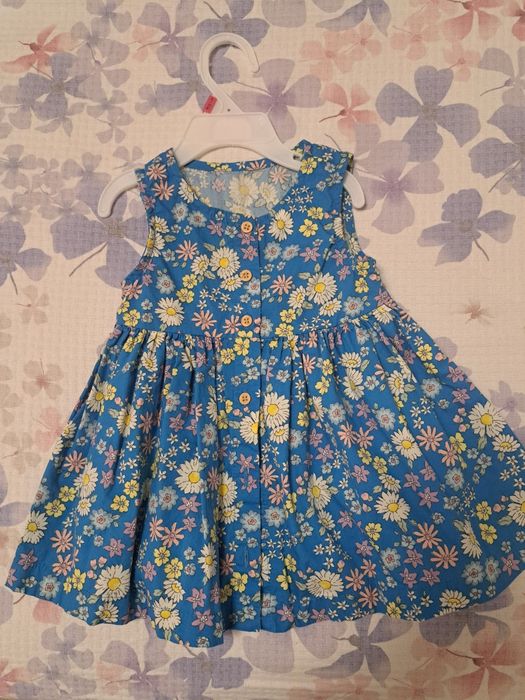 Лот от рокли за момиче