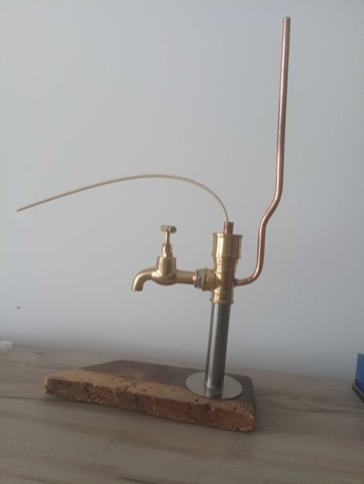 Диспенсър за алкохол