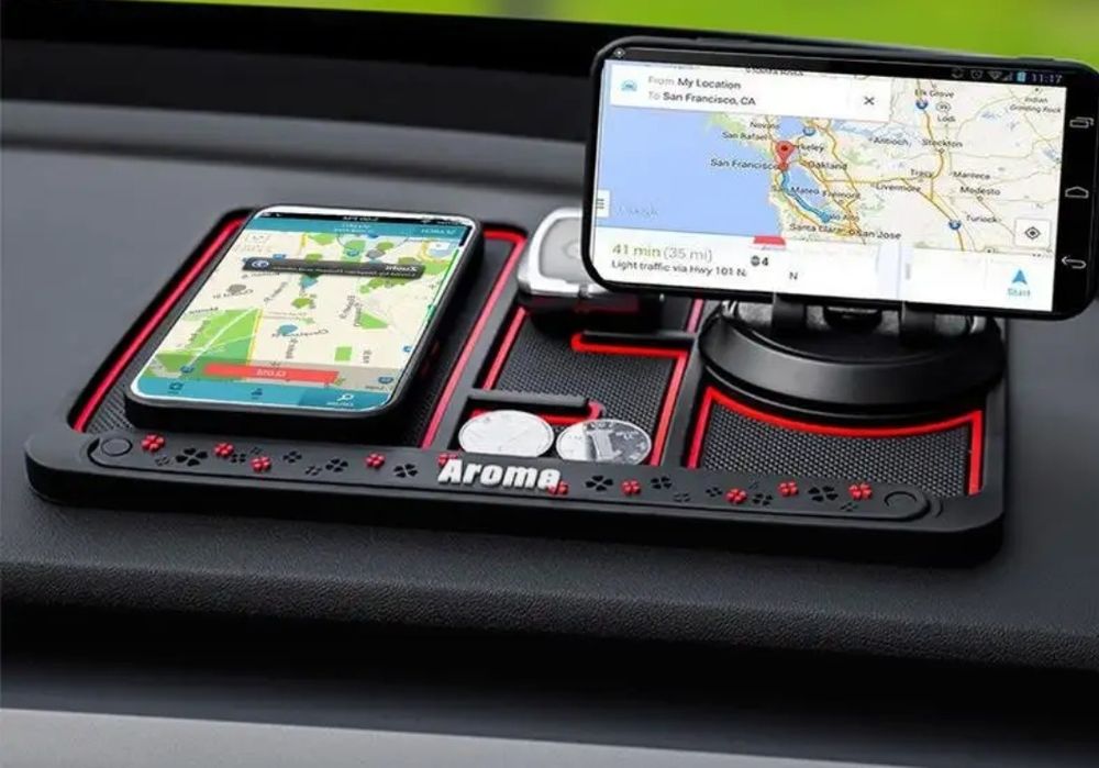 Автомобильный коврик для телефона, ключи и монеты