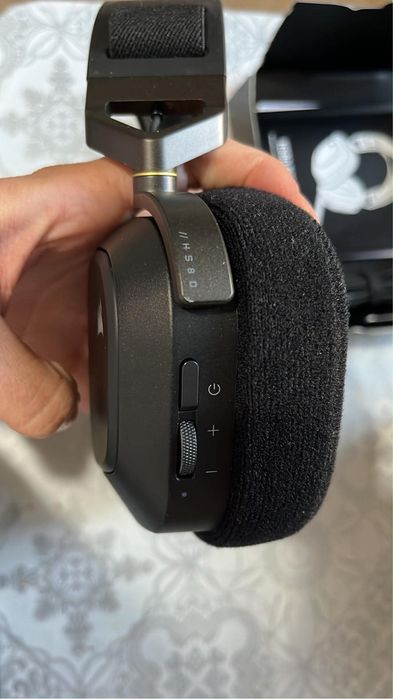 Геймърски слушалки  corsair HS80 RGB wireless