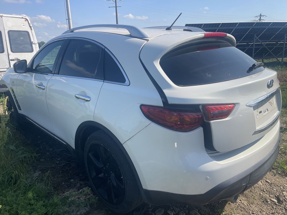 Dezmembrez infiniti fx30d an 2010
