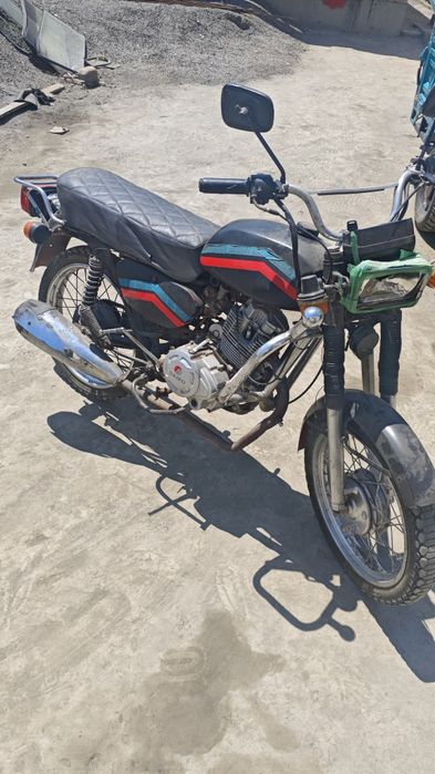Minsikki moto sotiladi 200cup