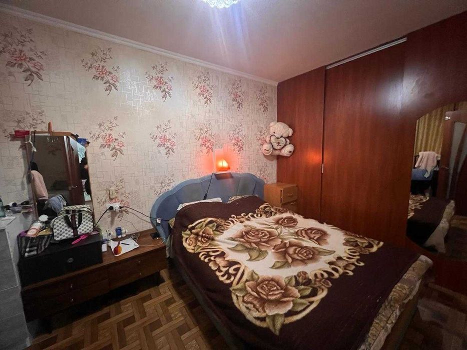 Продам 3 комн квартиру на 12мкр