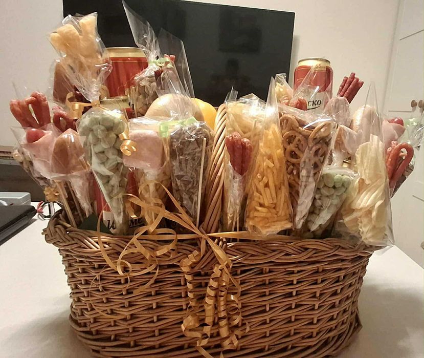 Празничен ядлив букет от хранителни продукти