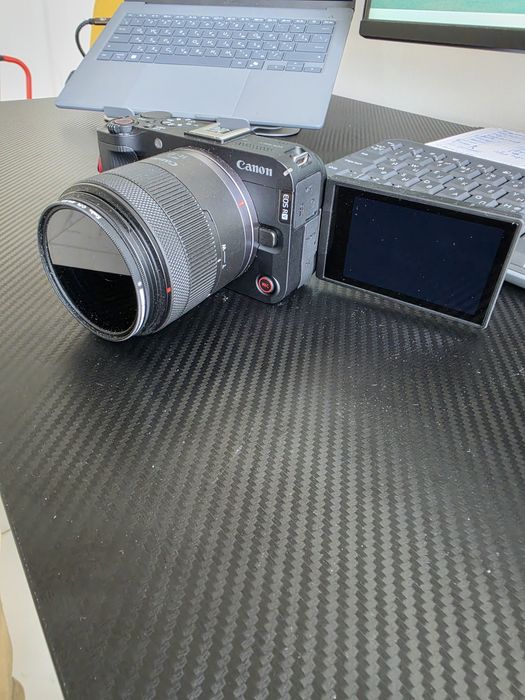 Камера Canon R50 V