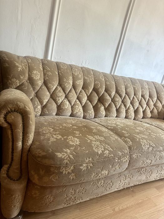 Vand canapea+fotoliu model chesterfield in stare buna