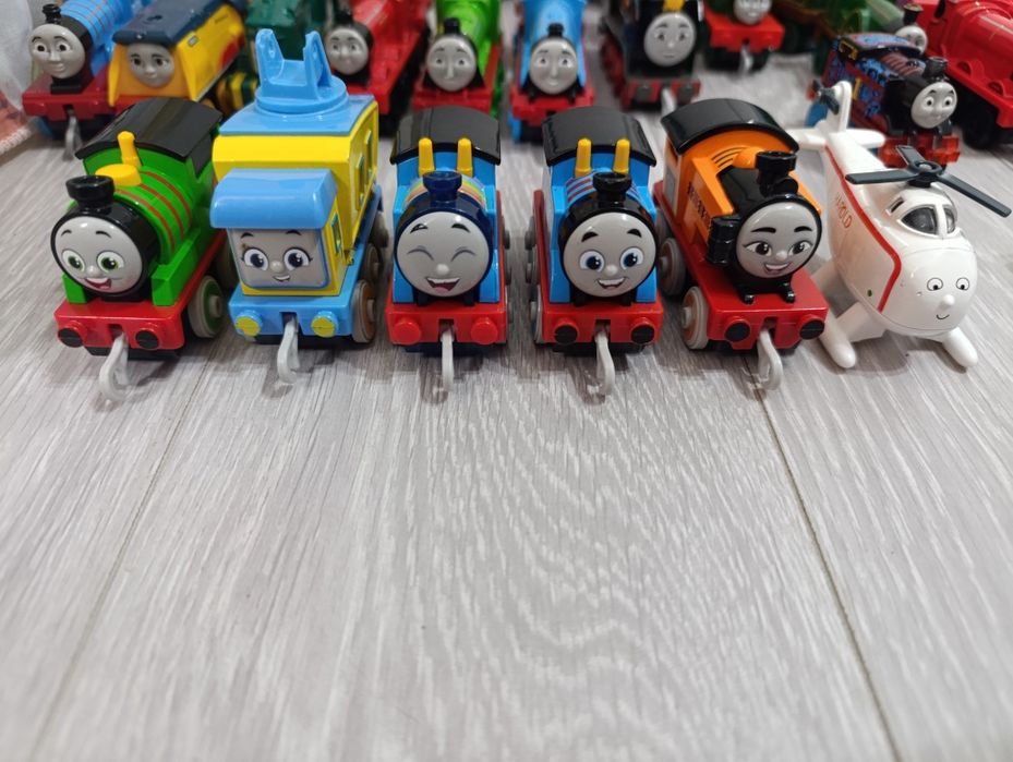 Trenuri trenulețe vagoane locomotiva Thomas