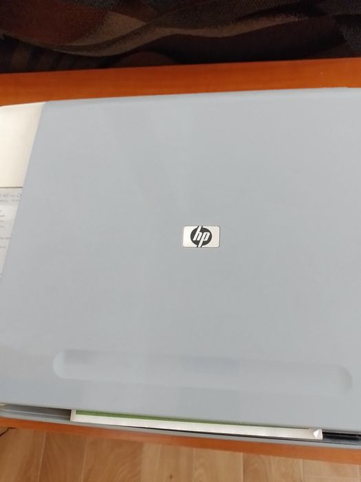 Продаётся  не рабочии принтер на зап части