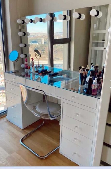 Тоалетка за гримьори. Промо цена!!